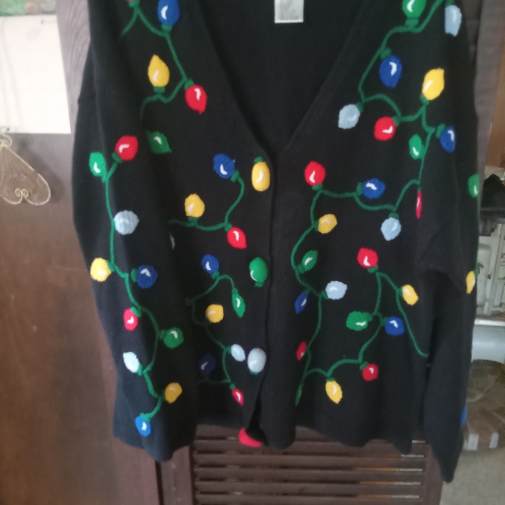 Women's festive holiday sweater size XLarge